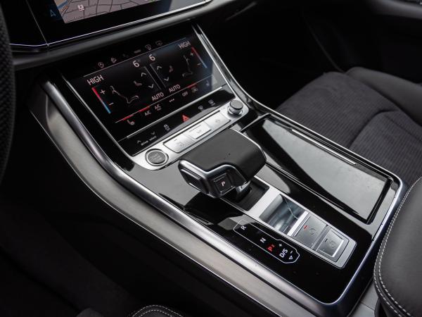 Audi Q8 S-Line TDI quattro Panorama/ 23"/ Allradlenkung/ B&O-Premium/ HUD