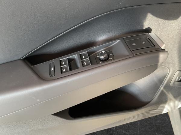 Volkswagen T-Roc 1.5 eTSI DSG R-Line