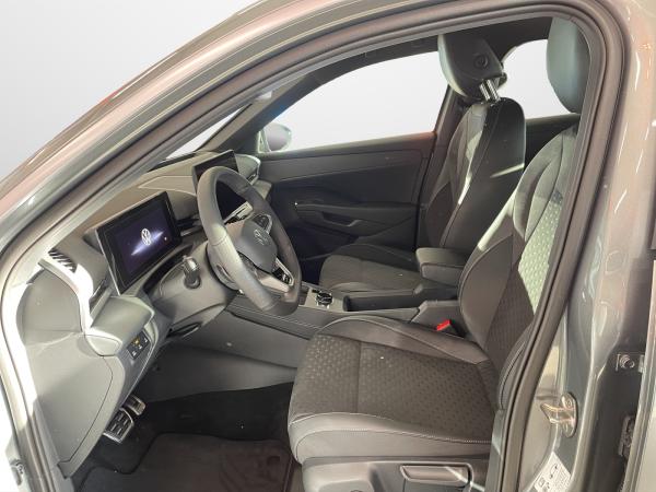 Volkswagen T-Roc 1.5 eTSI DSG R-Line