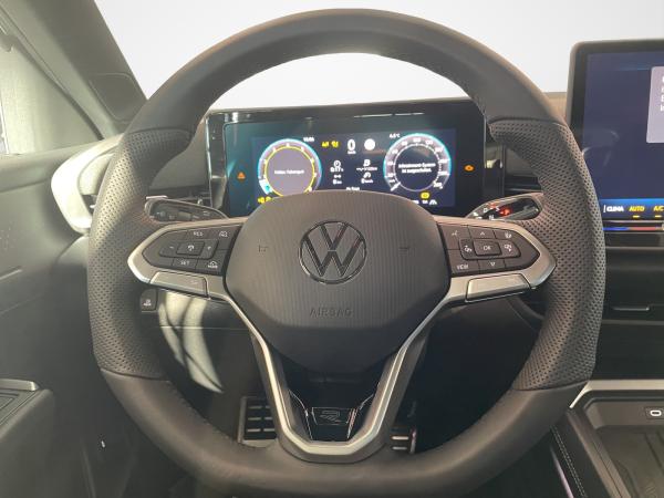 Volkswagen T-Roc 1.5 eTSI DSG R-Line