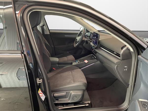 Volkswagen T-Roc 1.5 eTSI DSG Style AHK NAVI WR Sitzheizg. Klima