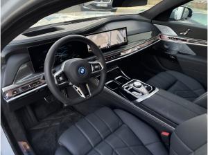 BMW i7 xDrive60 M Sport | TheatreScreen Massage B&W AHK (G70)