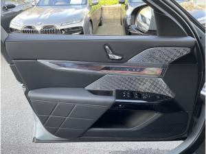 BMW i7 xDrive60 M Sport | TheatreScreen Massage B&W AHK (G70)