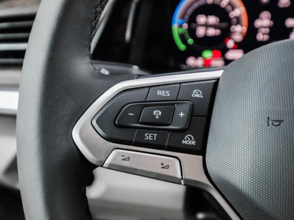 Volkswagen T7 Multivan Style 1.5 eHybrid lang 4M AHK Navi 7-Sitzer