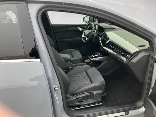 Audi Q4 e-tron Q4 Sportback e-tron ADVANCED 35 S-TRONIC AHK.LM21.WÄRMEPUMPE.MATRIX