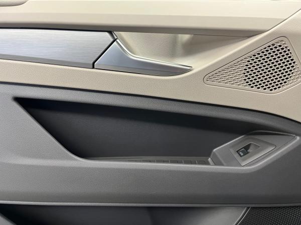 Volkswagen Multivan "Goal" 2,0 l TDI SCR Front antrieb 7-Gang-DSG Radst. 3124 mm kurzer Überhang