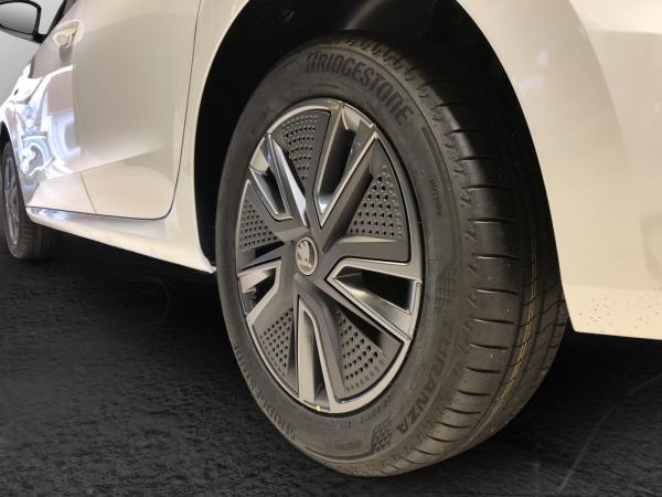 Skoda Fabia 1.0 TSI DSG Tour NAVI LED WINTERPLUS