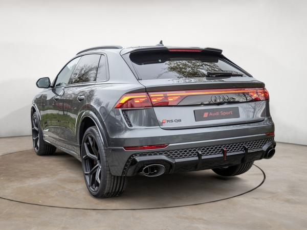 Audi RS Q8 SUV performance