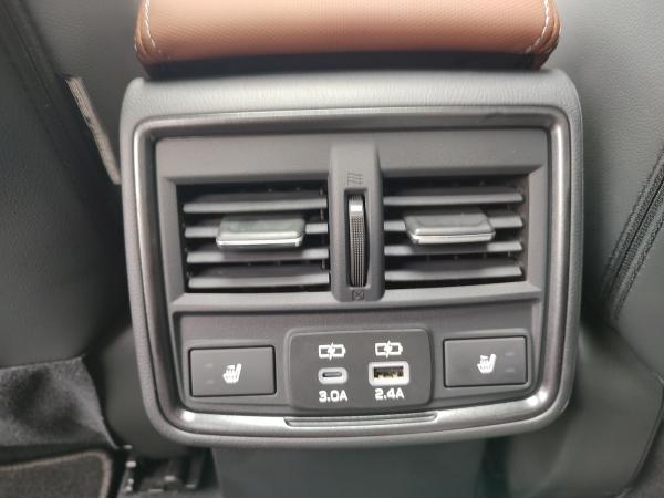 Subaru Forester 2.0ie e-BOXER Platinum NAVI APPLE