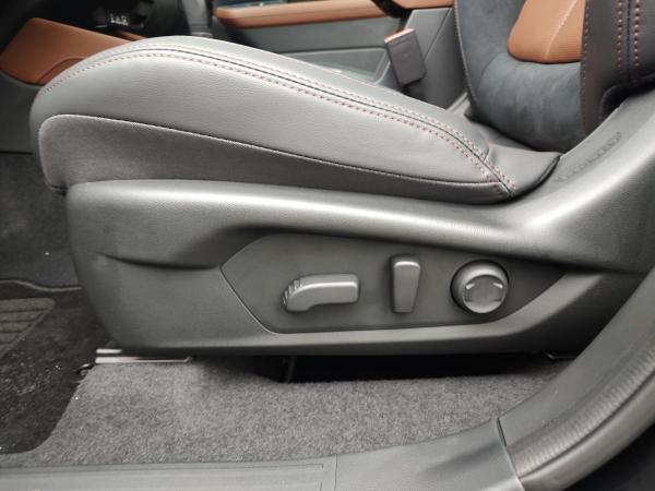 Subaru Forester 2.0ie e-BOXER Platinum NAVI APPLE