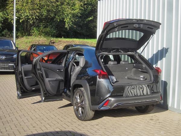 Lexus UX-300h UX 300h F Sport Design