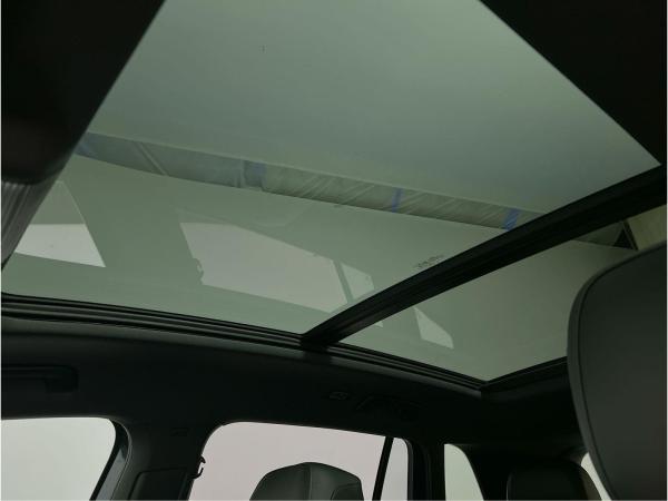 Volkswagen Tiguan R-Line 1.5 l eHybrid CarPlay Pano Black