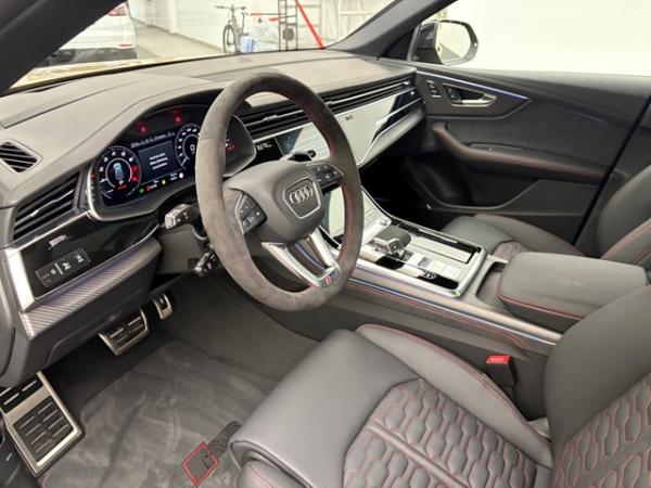 Audi RS Q8 performance