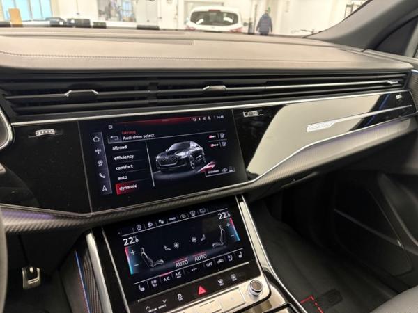 Audi RS Q8 performance