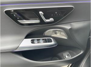 Mercedes-Benz E 300 de T 4matic AMG Pano AHK 4D Burmester