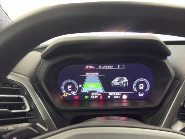 Audi Q4 e-tron 45 S line AHK LED LM 20" Navi PDC+RFK ACC