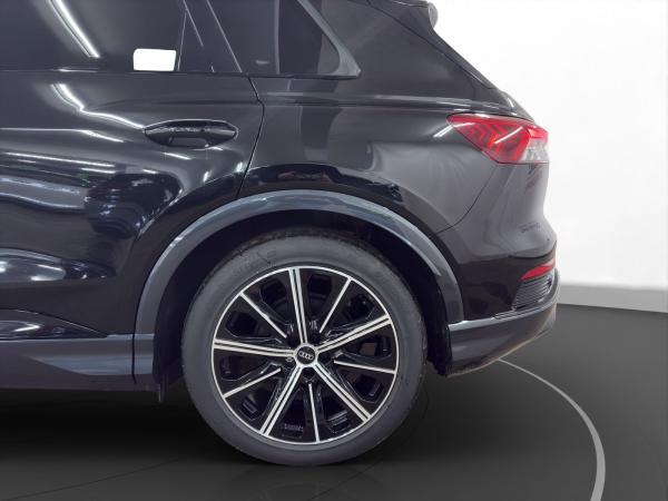 Audi Q4 e-tron 45 S line AHK LED LM 20" Navi PDC+RFK ACC