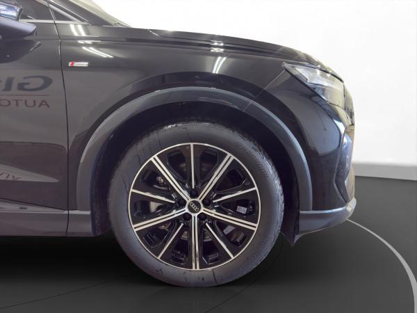Audi Q4 e-tron 45 S line AHK LED LM 20" Navi PDC+RFK ACC