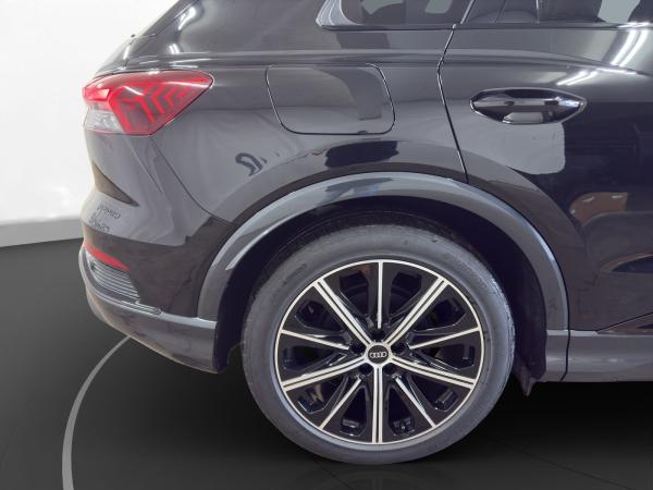 Audi Q4 e-tron 45 S line AHK LED LM 20" Navi PDC+RFK ACC
