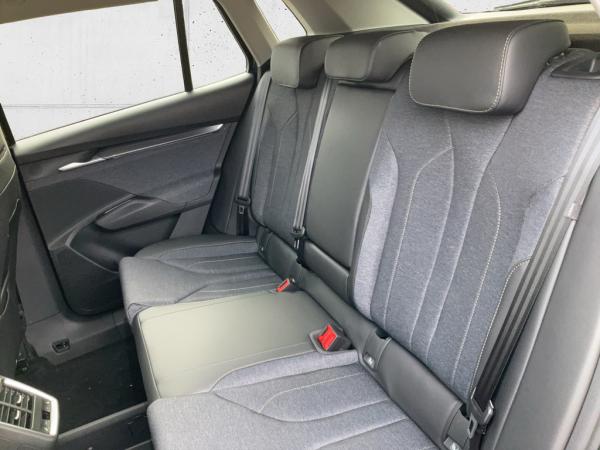 Skoda Elroq 85 Loft SHZ KAMERA NAVI AHK ACC MATRIX-LED