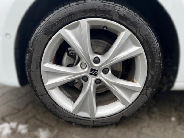 Seat Leon FR 1.5 eTSI DSG +RKAM +CARPLAY +LED +SHZ +