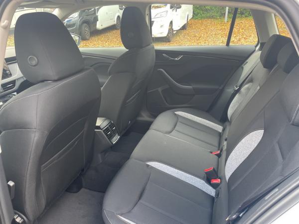 Skoda Scala Skoda Scala 1.0 TSI DSG Tour *GEWERBE* l ACC I CAM I SHZ I MATRIX l 2xPDC l SMARTLINK l