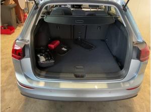 Volkswagen Golf VIII Variant 1.5 eTSI Life DSG LED Navi