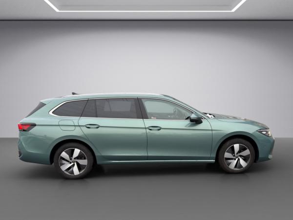 Volkswagen Passat Variant 1.5eTSI DSG Busisness AHK