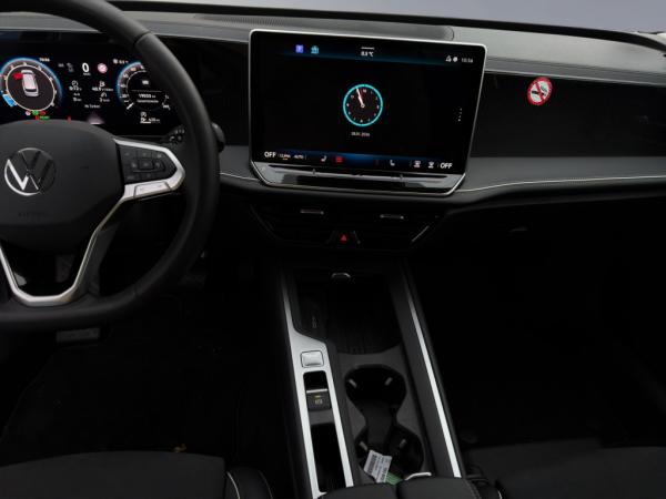 Volkswagen Passat Variant 1.5eTSI DSG Busisness AHK