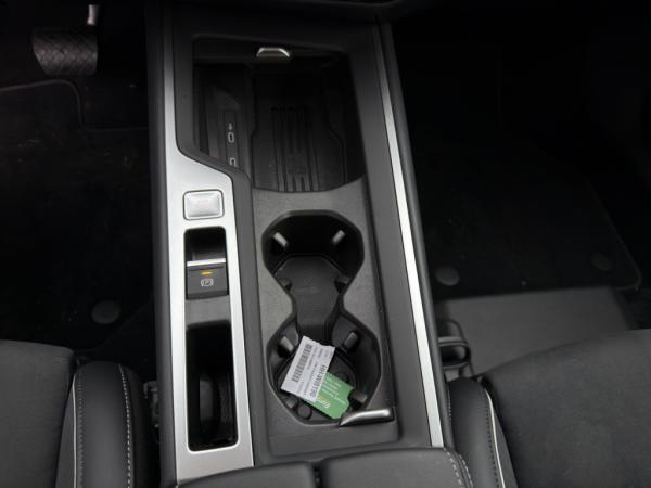 Volkswagen Passat Variant 1.5eTSI DSG Busisness AHK