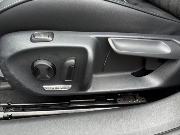 Volkswagen Passat Variant 1.5eTSI DSG Busisness AHK