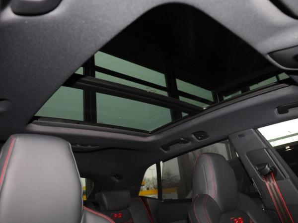 Audi RS Q8 Performance 	 HD-Matrix Keramik RS-Abgas AHK Pano HuD