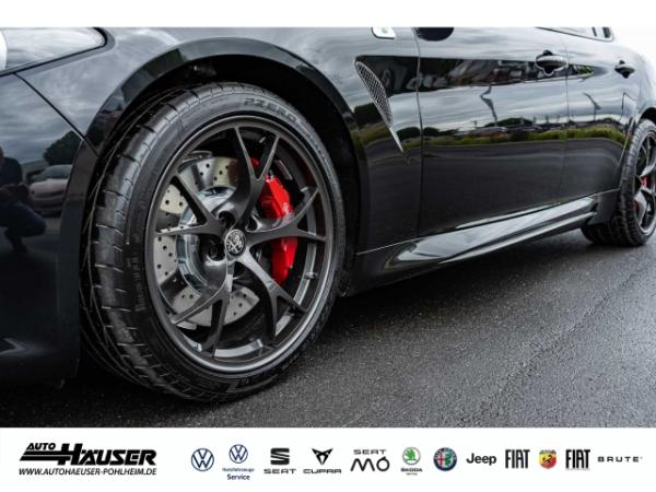 Alfa Romeo Giulia Quadrifoglio 2.9 V6 Bi-Turbo *SOFORT* AKRAPOVIC HARMAN-KARDON BREMBO MEMORY
