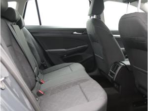Volkswagen Golf VIII Life 1.5 eTSI DSG / Navi, LED+, AHK