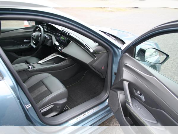 Peugeot 308 SW GT Hybrid 145PS Facelift, Schiebedach, Navigation, Sitzheizung