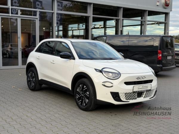 Fiat 600e Red+Rückfahrkam.+LED+Sitzheiz.+Navi Digitales Cockpit Soundsystem LED Apple CarPlay