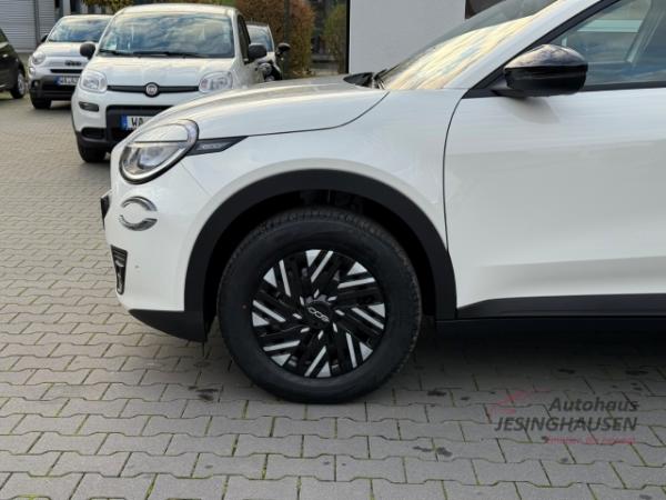 Fiat 600e Red+Rückfahrkam.+LED+Sitzheiz.+Navi Digitales Cockpit Soundsystem LED Apple CarPlay