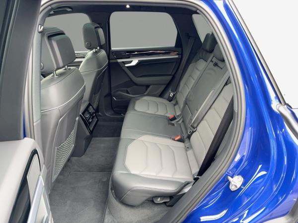 Volkswagen Touareg R-Line 3.0 TDI AHK/Pano/360/HuD/22"/HDMatrix/Assist