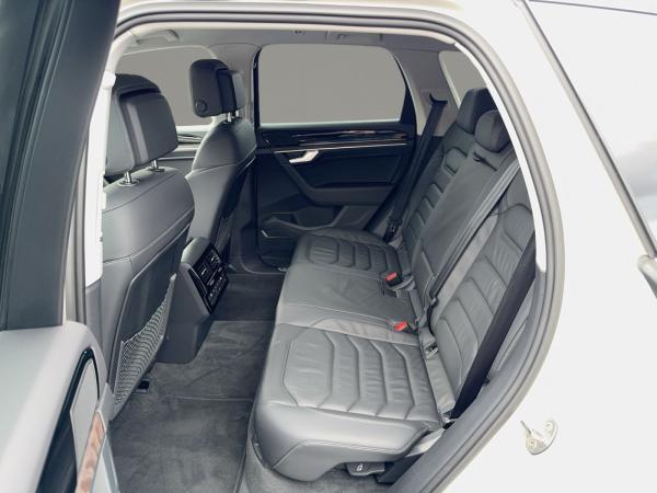 Volkswagen Touareg Elegance 3.0 TDI 4M AHK/Luft/HDMatrix/IQ/Assist