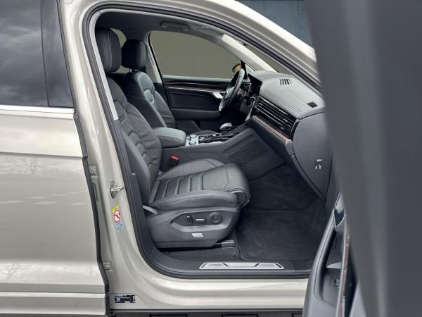 Volkswagen Touareg Elegance 3.0 TDI 4M AHK/Luft/HDMatrix/IQ/Assist