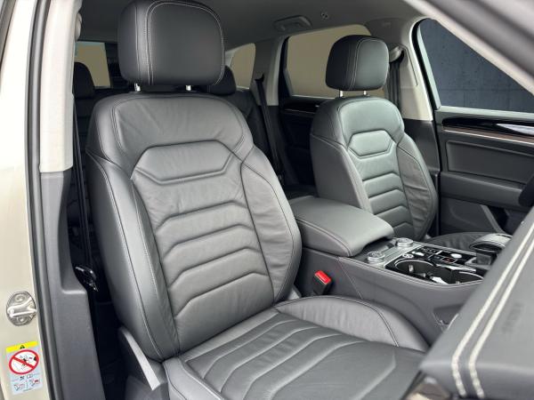 Volkswagen Touareg Elegance 3.0 TDI 4M AHK/Luft/HDMatrix/IQ/Assist
