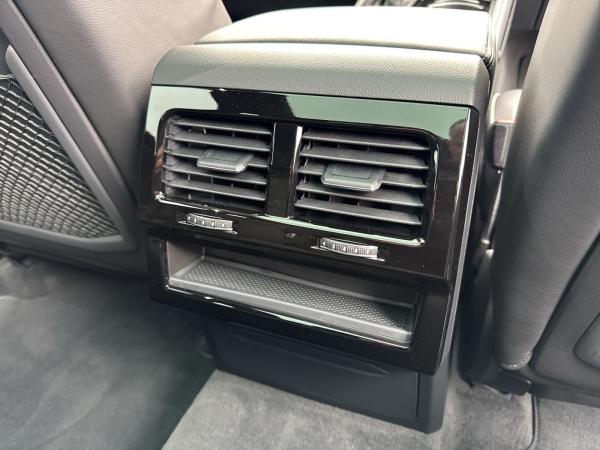 Volkswagen Touareg R-Line 3.0 TDI AHK/Pano/360/HuD/22"/HDMatrix/Assist