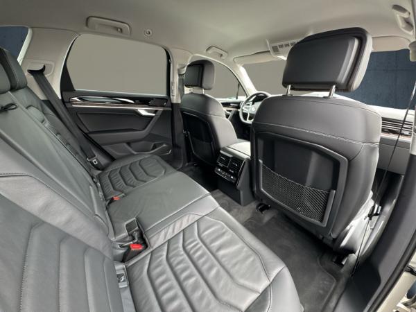 Volkswagen Touareg Elegance 3.0 TDI 4M AHK/Luft/HDMatrix/IQ/Assist