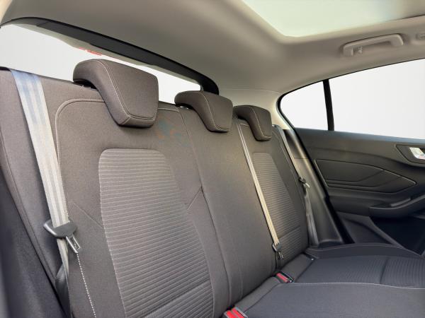 Ford Focus Turnier Titanium Edition -Pano,ACC-