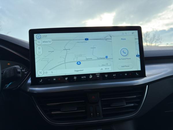 Ford Focus Turnier Titanium Edition -Pano,ACC-