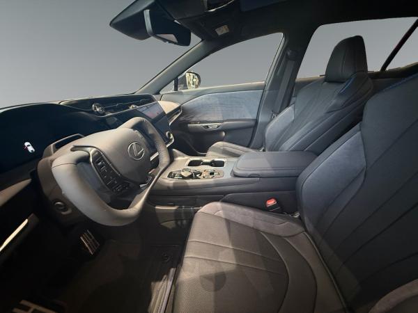 Lexus RZ 550e DIRECT4 F Sport 2xKlima 360 4xSHZ