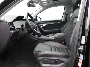 Volkswagen Touareg Elegance 3.0TDI 4M DSG / Pano, 360°, AHK