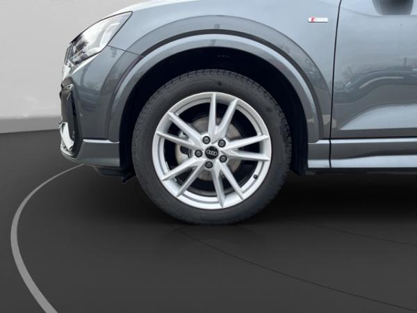 Audi Q2 35 TFSI S-LINE+AHK+MATRIX+NAVI