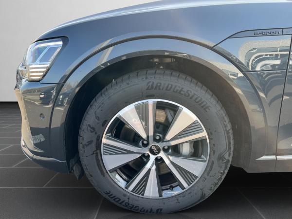 Audi Q8 e-tron 55 MATRIX NAVI REMOTE PARK SITZBELÜFT.