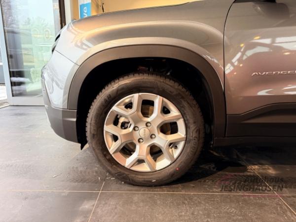 Jeep Avenger E !!! Nur mit 3000 E-Förderung als Anzahlung !!! Altitude+Rückfahrkam.+Keyless+Klimaaut.+Sitzheiz.